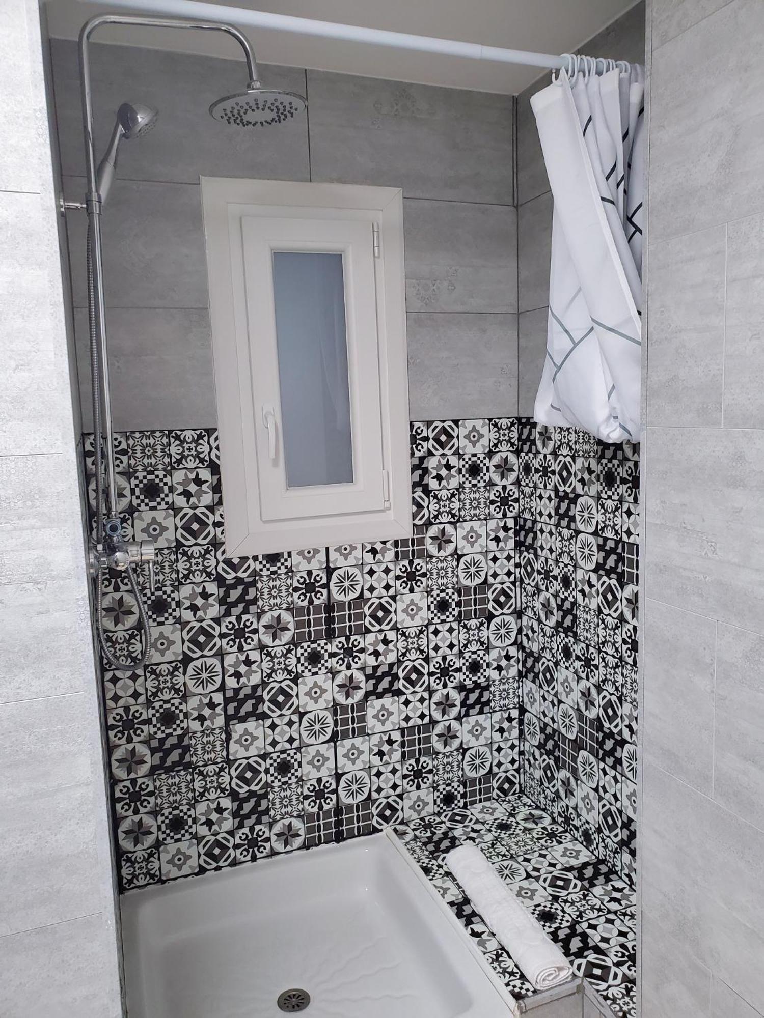 Apartamento Centrico Con Patio Privado Tarragona Exterior foto